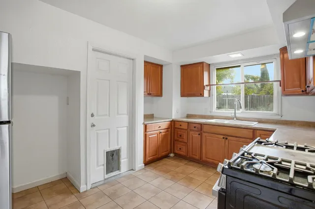 $250,000 | 2622 Del Paso Boulevard, Sacramento, CA 95815