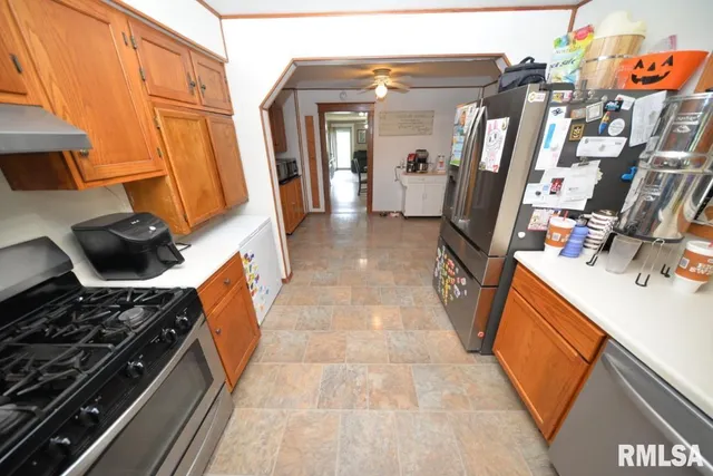 $210,000 | 793 County Road 635, Wayne City, IL 62895