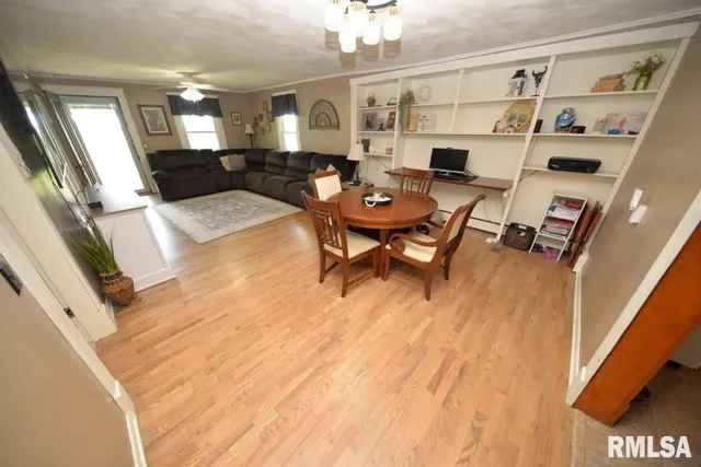 $210,000 | 793 County Road 635, Wayne City, IL 62895