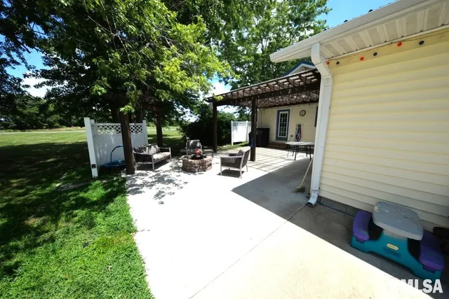 $210,000 | 793 County Road 635, Wayne City, IL 62895