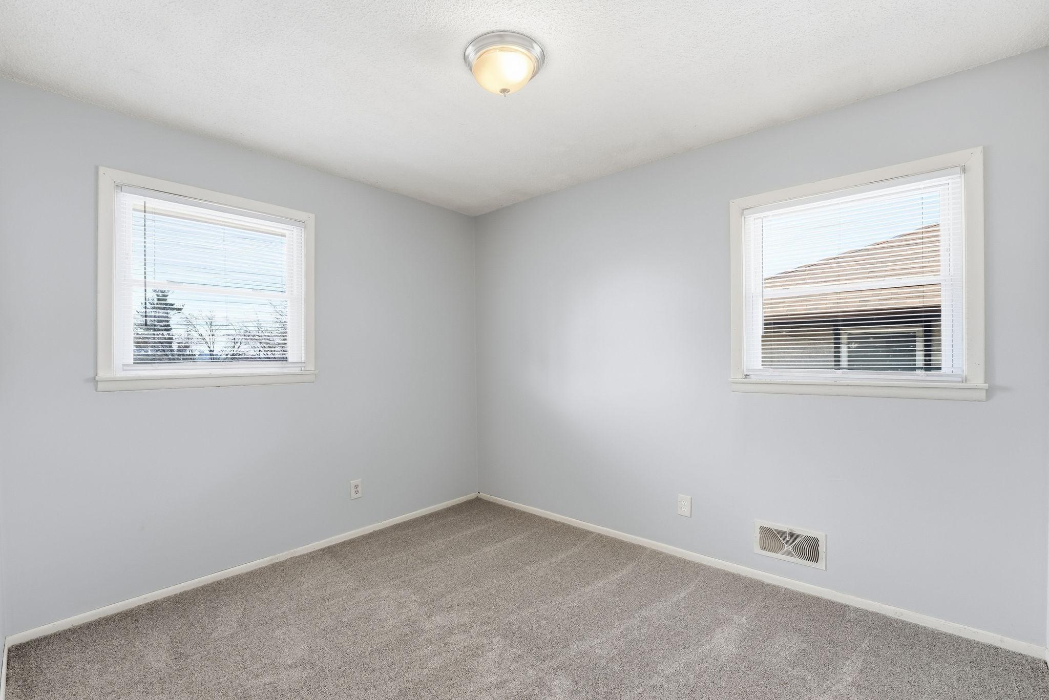 524 37th Avenue Northeast Minneapolis, MN 55421 - Photo 11 of 44