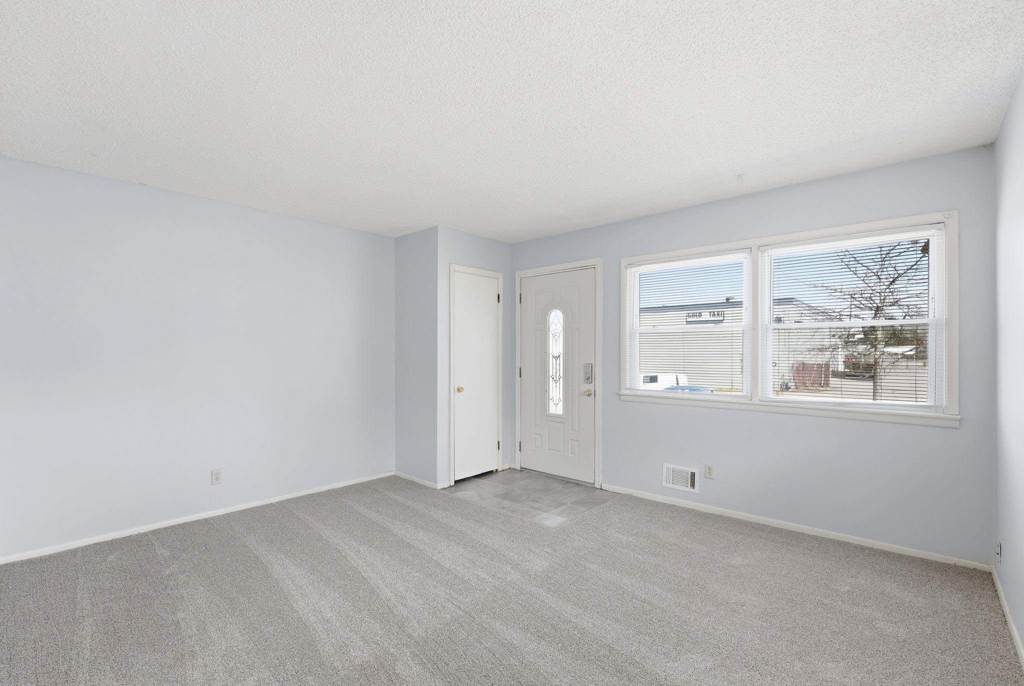 524 37th Avenue Northeast Minneapolis, MN 55421 - Photo 14 of 44