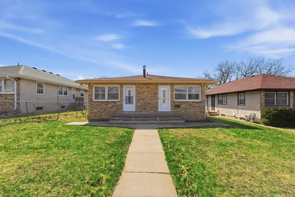 $430,000 | 524 37th Avenue Northeast, Minneapolis, MN 55421