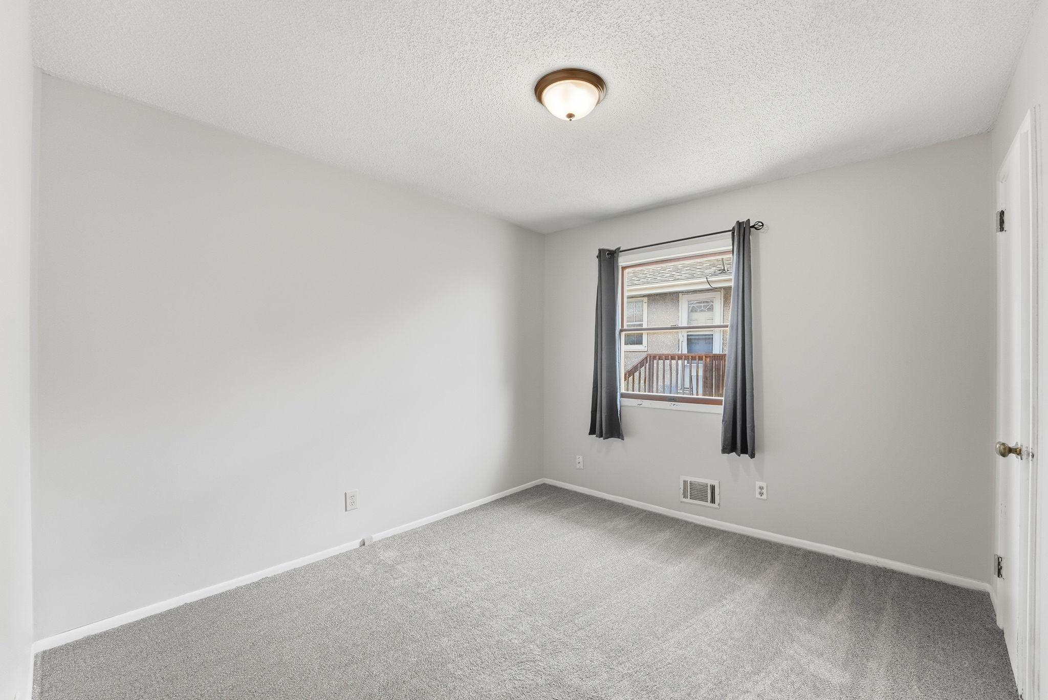 524 37th Avenue Northeast Minneapolis, MN 55421 - Photo 22 of 44