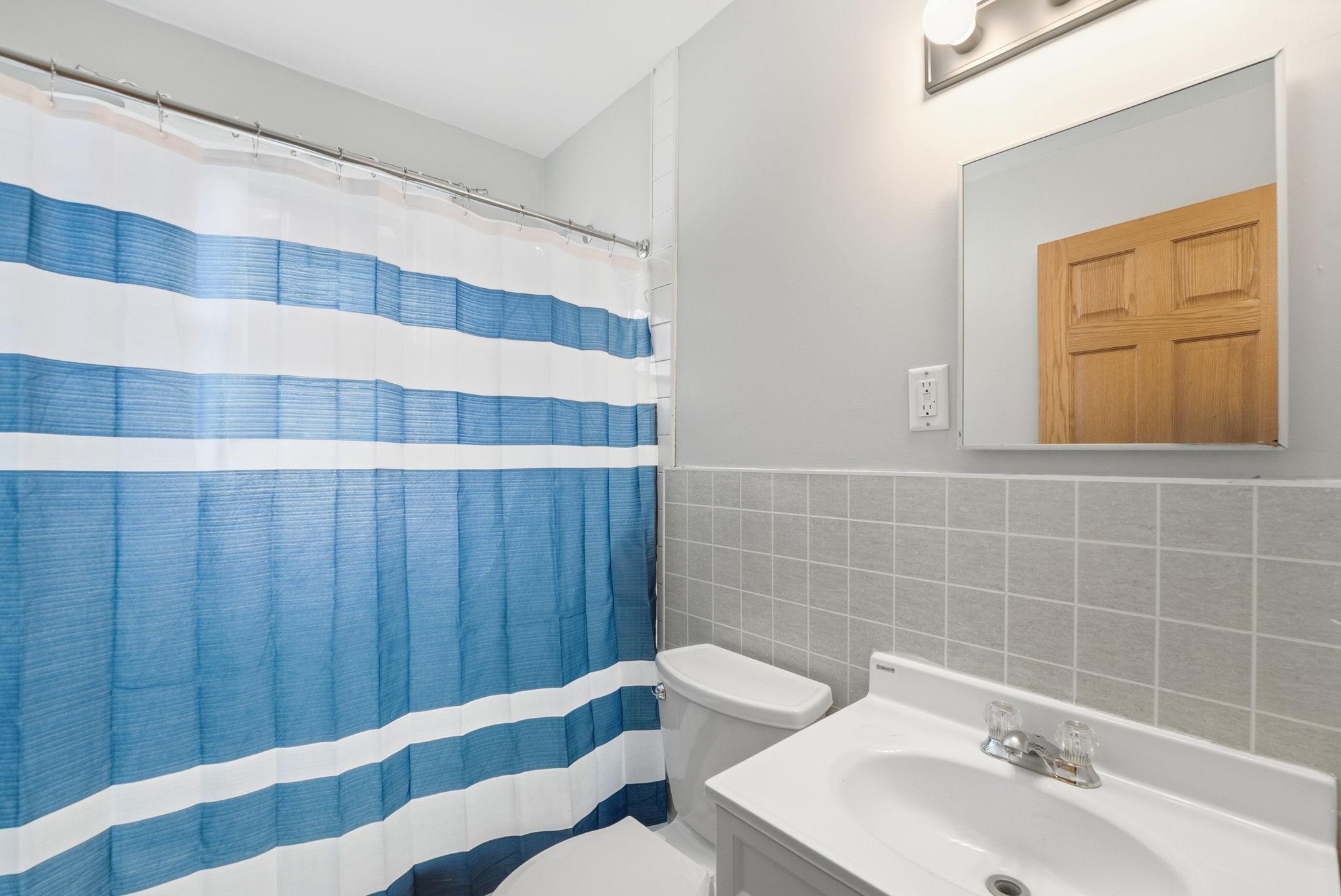 524 37th Avenue Northeast Minneapolis, MN 55421 - Photo 23 of 44