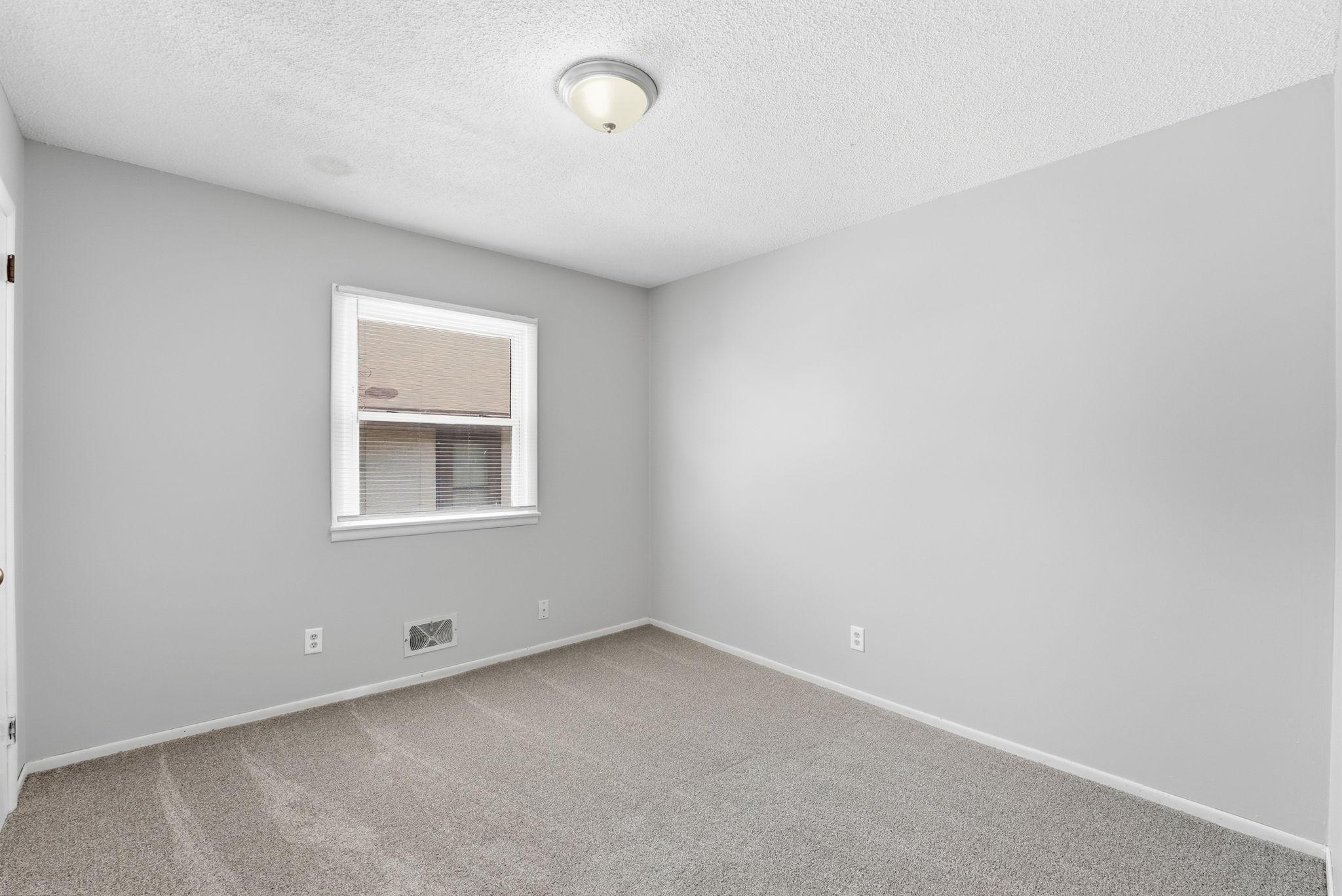 524 37th Avenue Northeast Minneapolis, MN 55421 - Photo 10 of 44