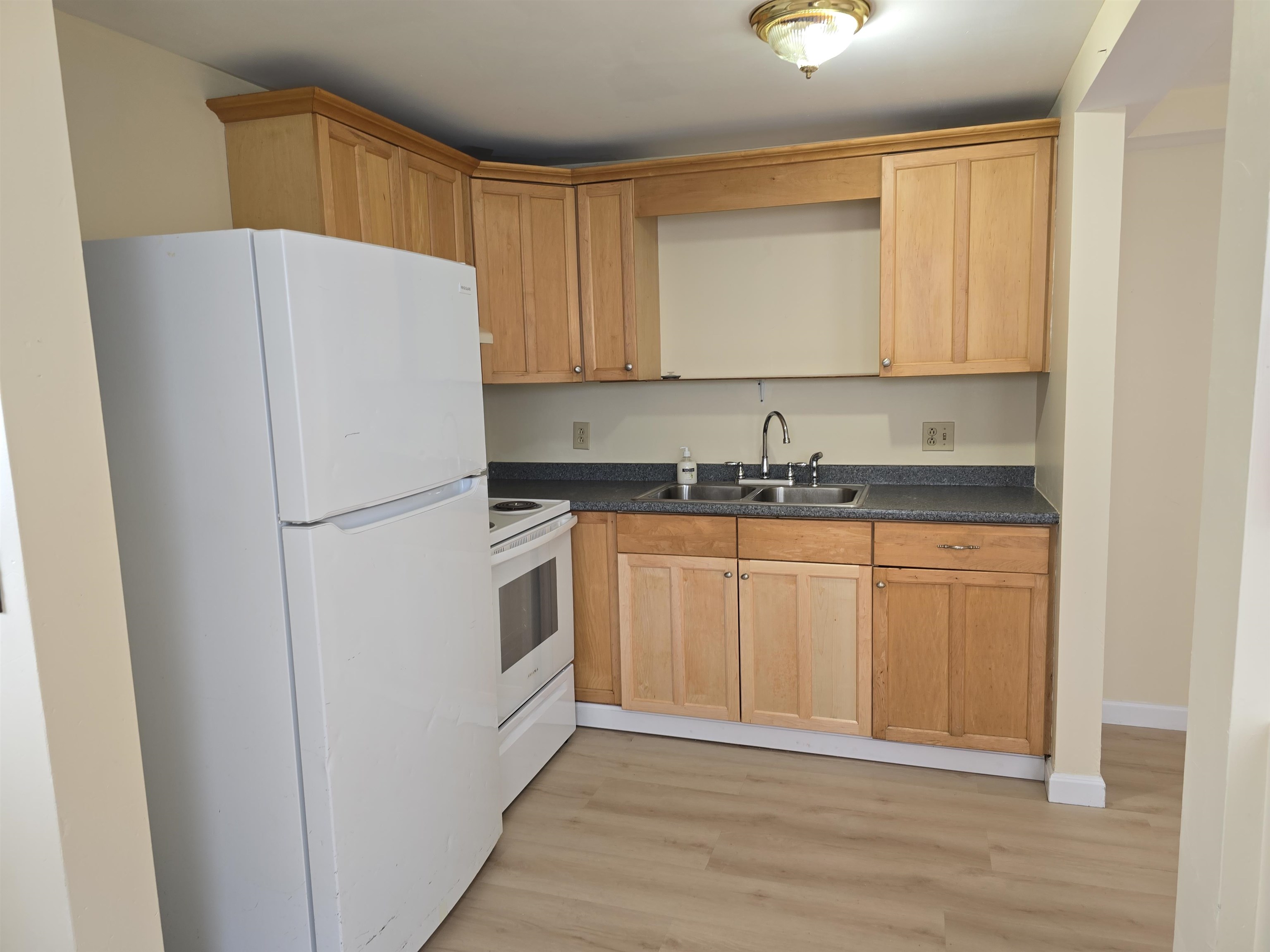 165 South Main Street, Unit 7 Newport, NH 03773 - Photo 4 of 12