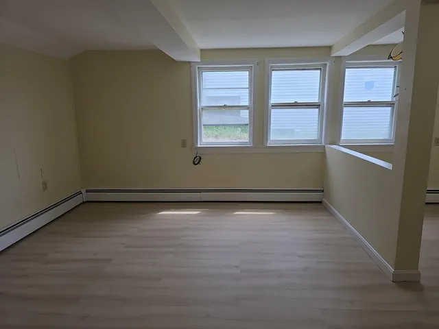 $950 | 165 South Main Street, Unit 7, Newport, NH 03773