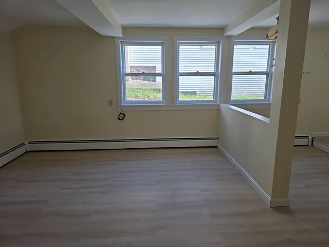 $950 | 165 South Main Street, Unit 7, Newport, NH 03773