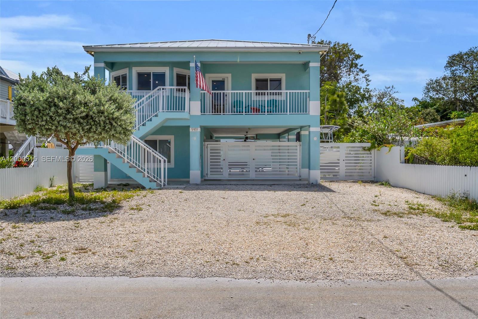 949 Plantation Road Key Largo, FL 33037 - Photo 2 of 51