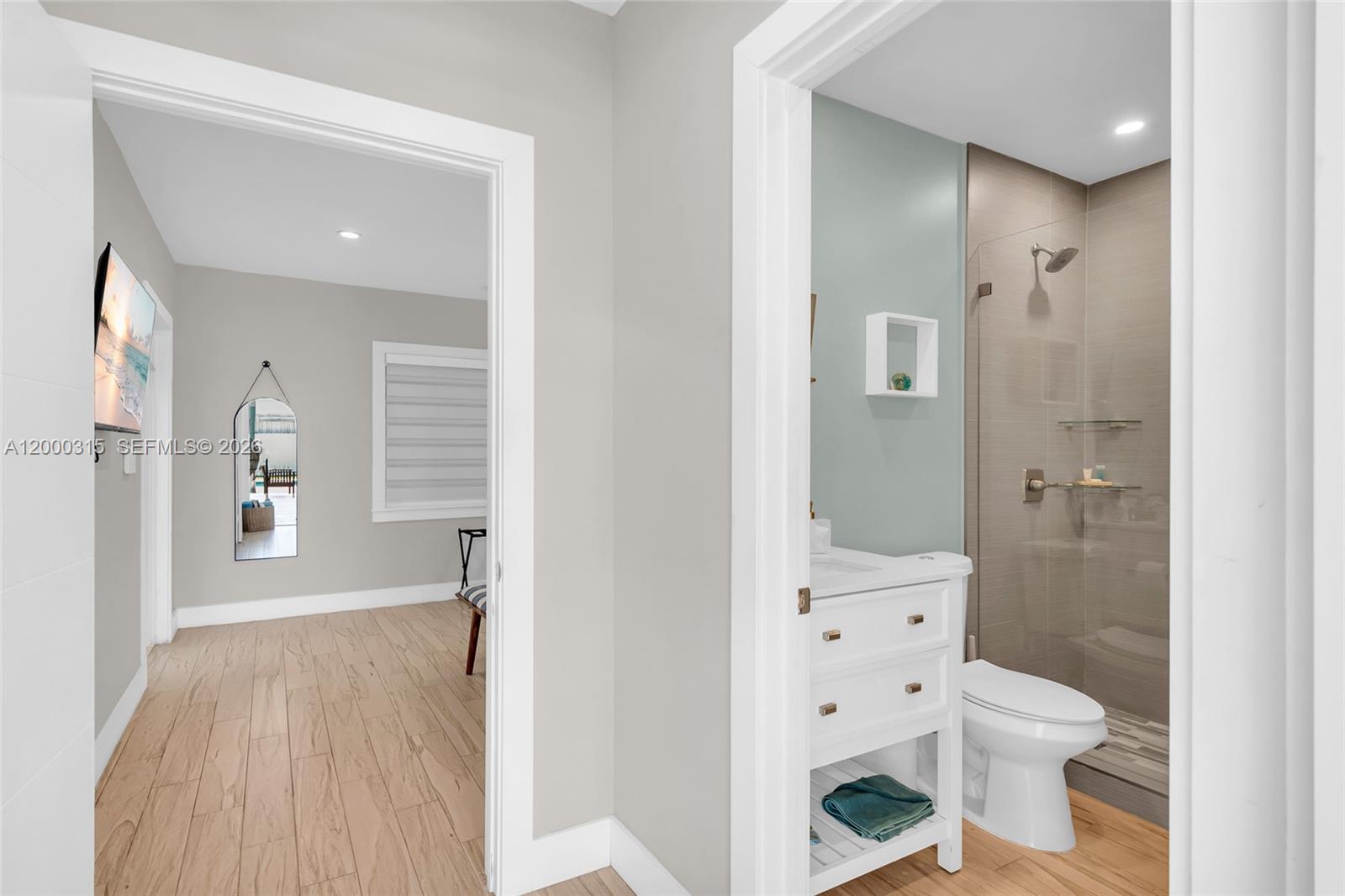 949 Plantation Road Key Largo, FL 33037 - Photo 26 of 51 First floor bathroom