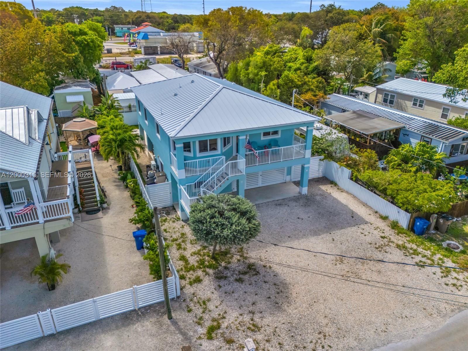 949 Plantation Road Key Largo, FL 33037 - Photo 3 of 51