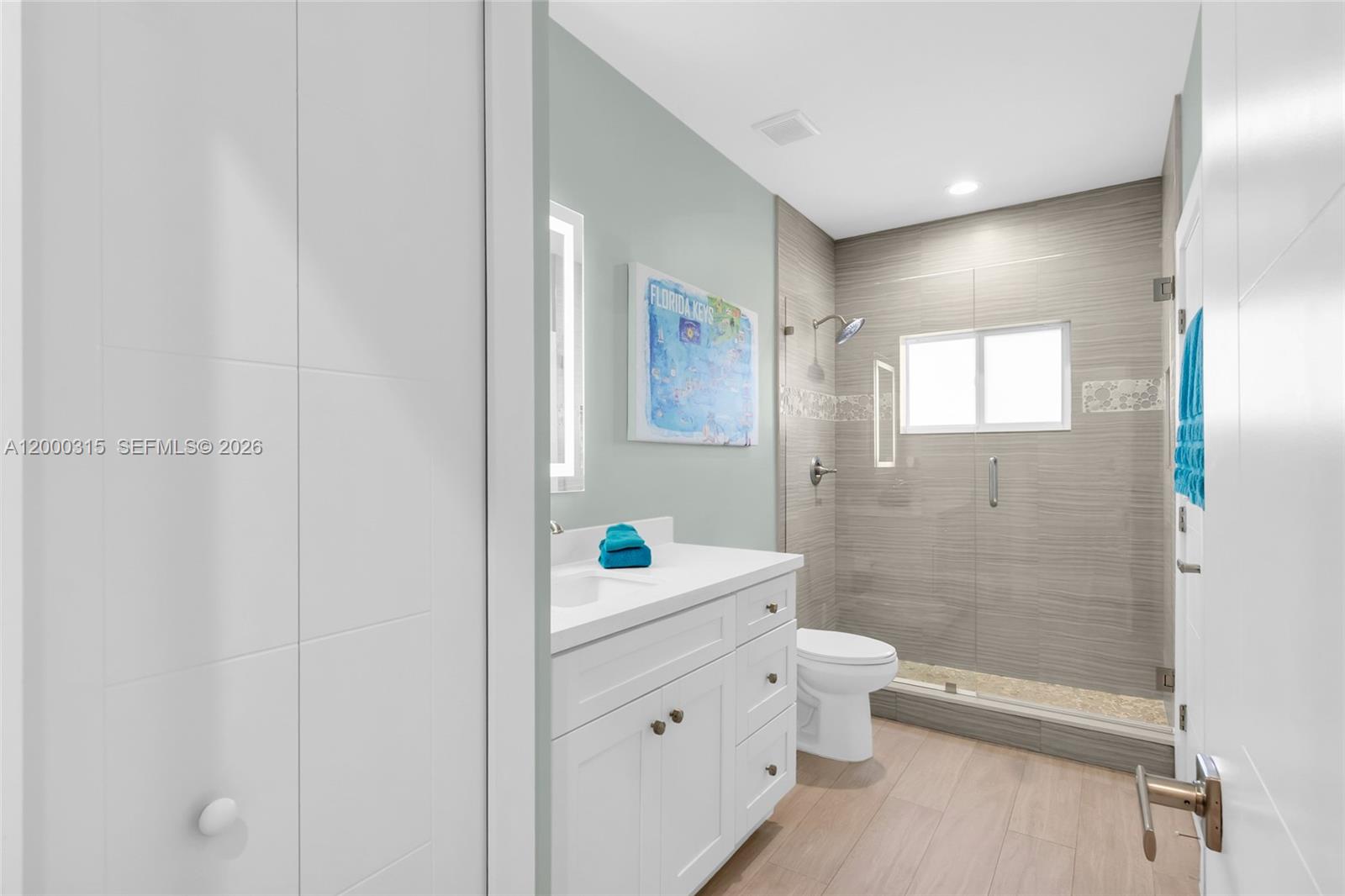 949 Plantation Road Key Largo, FL 33037 - Photo 43 of 51 Second share bathroom