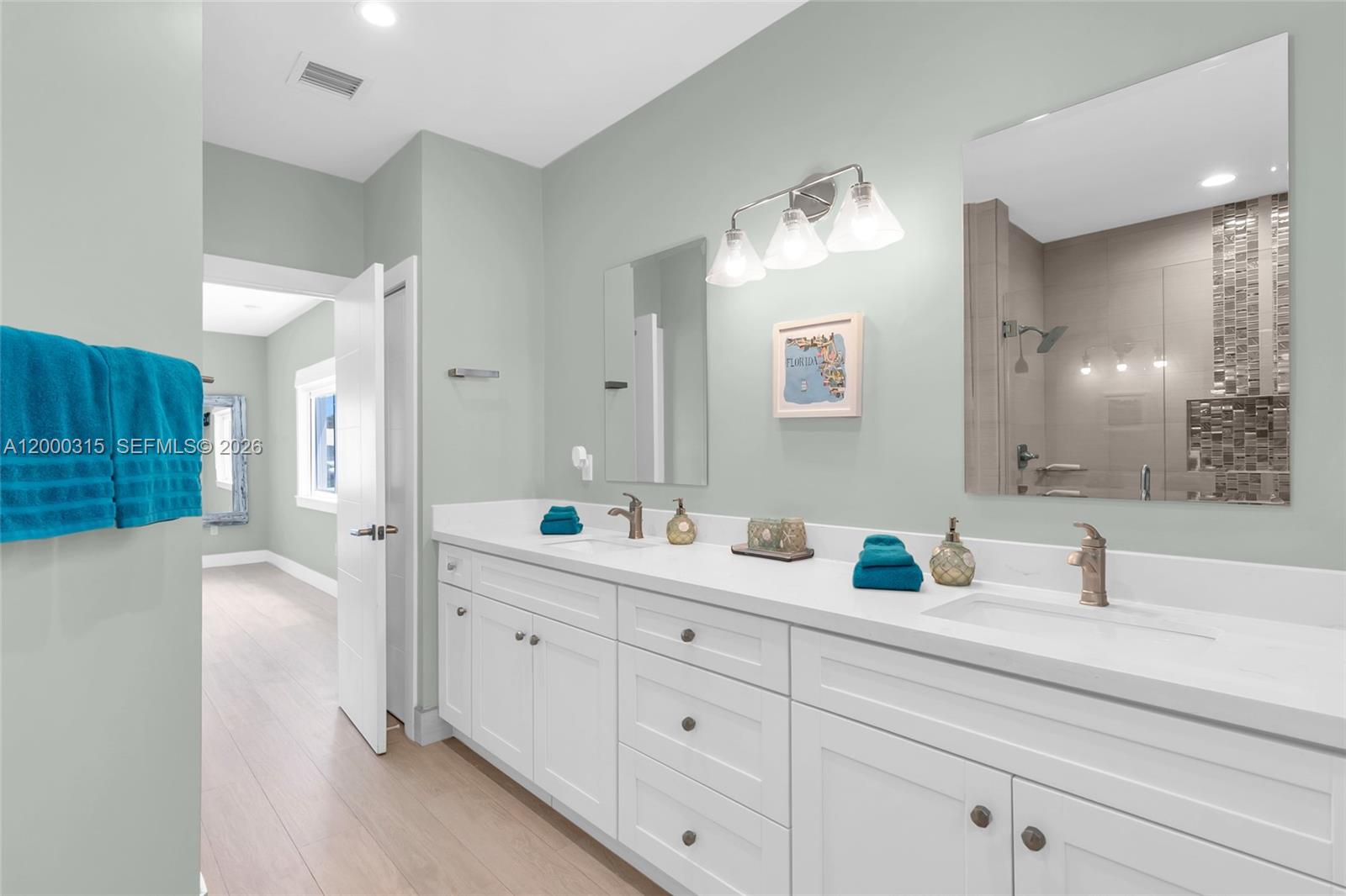 949 Plantation Road Key Largo, FL 33037 - Photo 47 of 51 Master bathroom