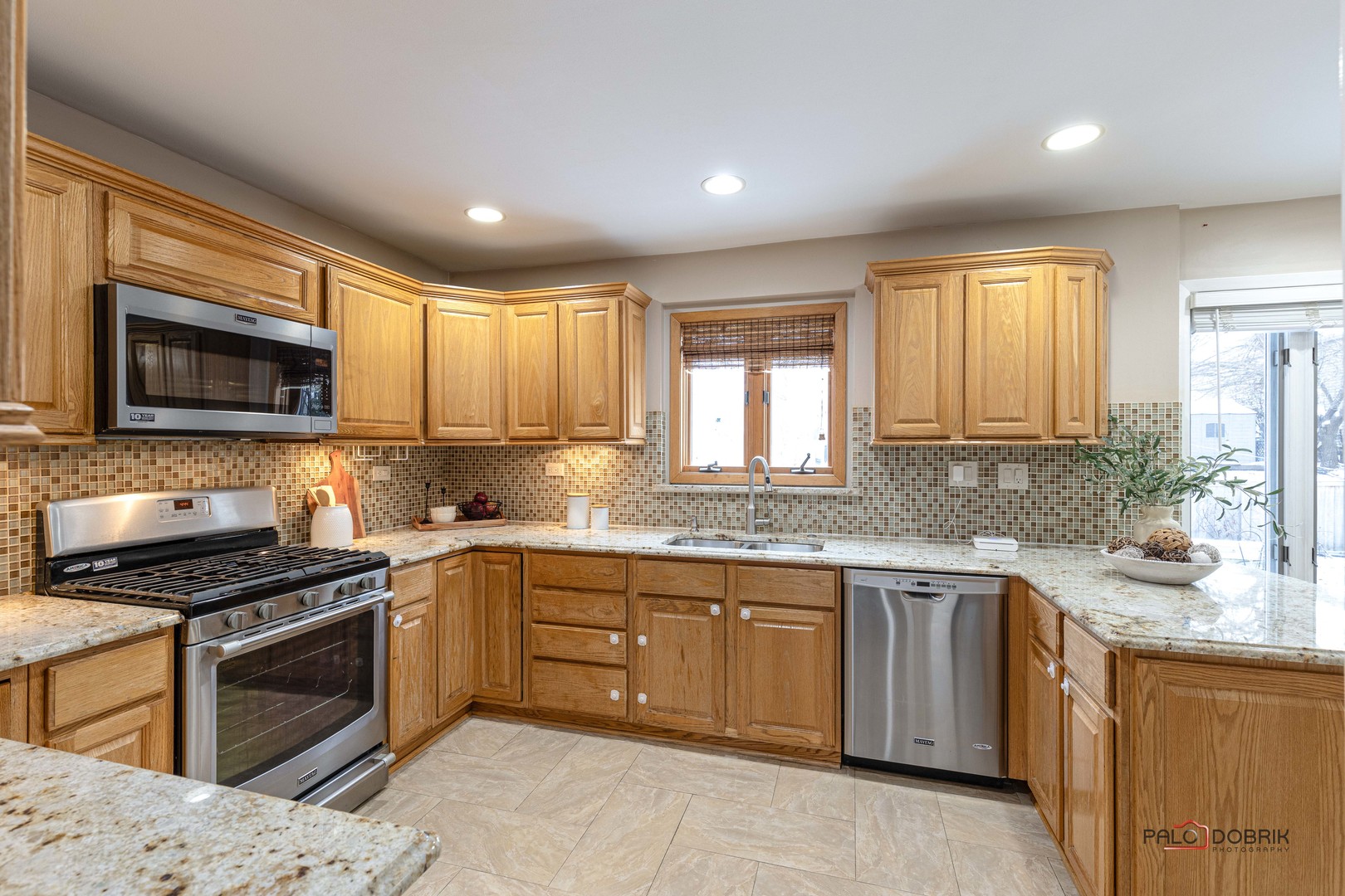 720 Heatherdown Way Buffalo Grove, IL 60089 - Photo 14 of 49 Gallery Image 14