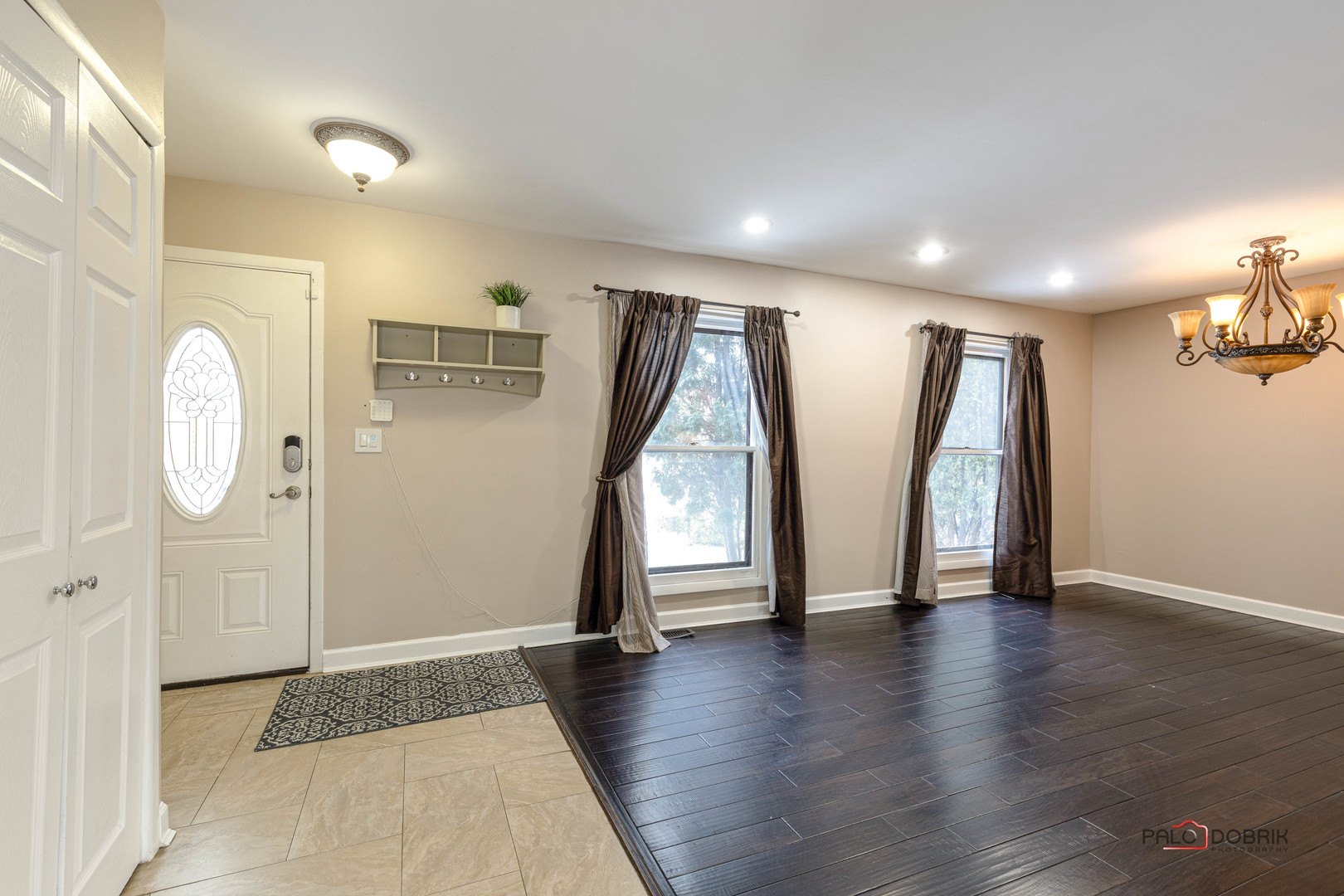 720 Heatherdown Way Buffalo Grove, IL 60089 - Photo 4 of 49 Gallery Image 4