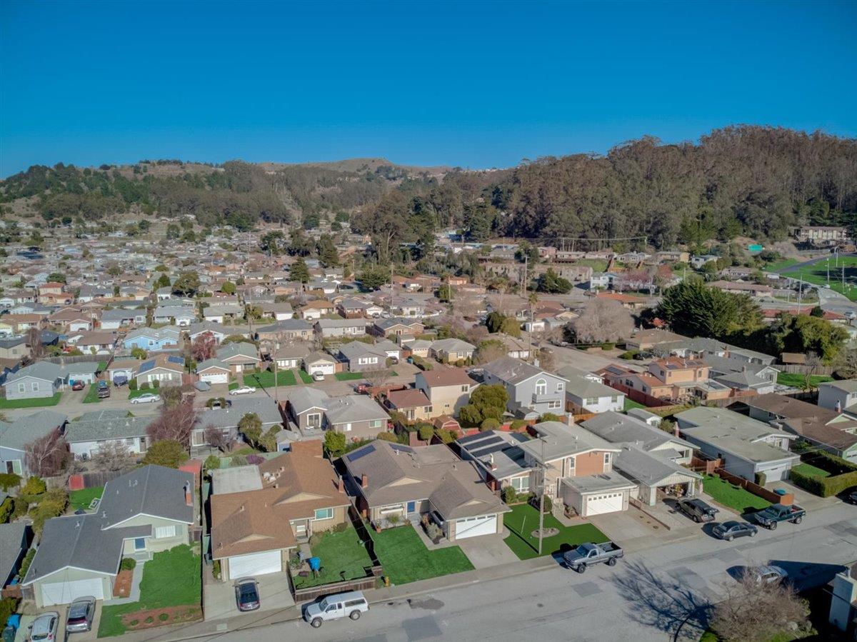 855 Standish Road Pacifica, CA 94044 - Photo 56 of 77 a view of a city