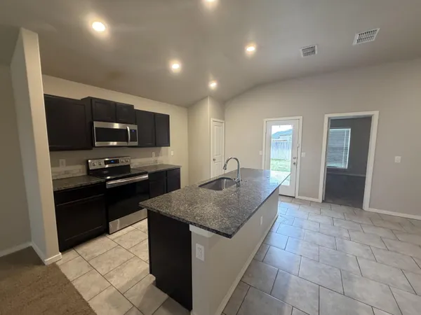 $1,650 | 13808 Sherman Avenue, Lubbock, TX 79423