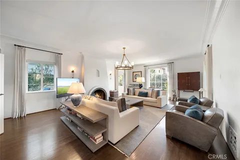 $5,900,000 | 2 Emerald Bay, Laguna Beach, CA 92651