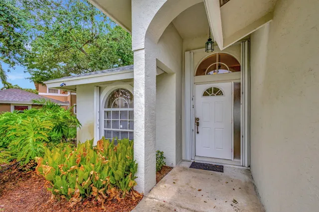 $5,500 | 13796 Yarmouth Drive, Wellington, FL 33414