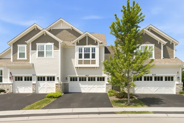 $635,000 | 502 Peterson Court, Barrington, IL 60010