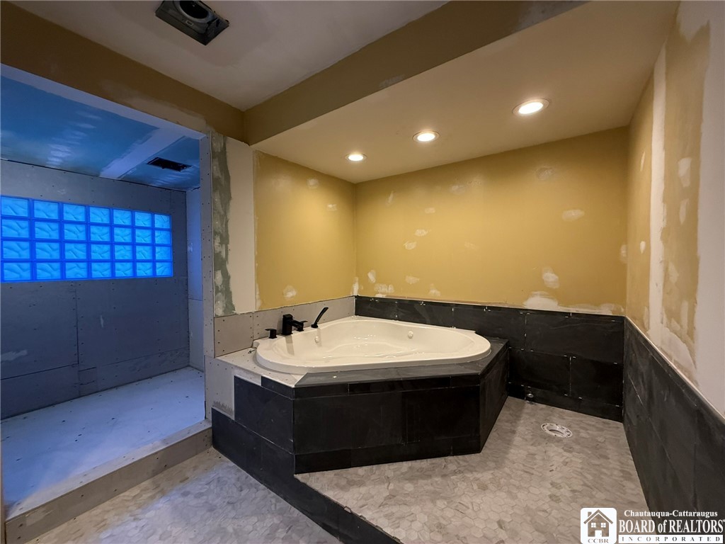 169 Hallock Street Jamestown, NY 14701 - Photo 15 of 39