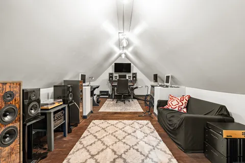 $995,000 | 40 Plaster House Road, Southbury, CT 06488