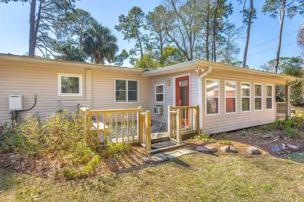 $299,000 | 253 Prado Street, Apalachicola, FL 32320
