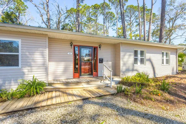 $299,000 | 253 Prado Street, Apalachicola, FL 32320