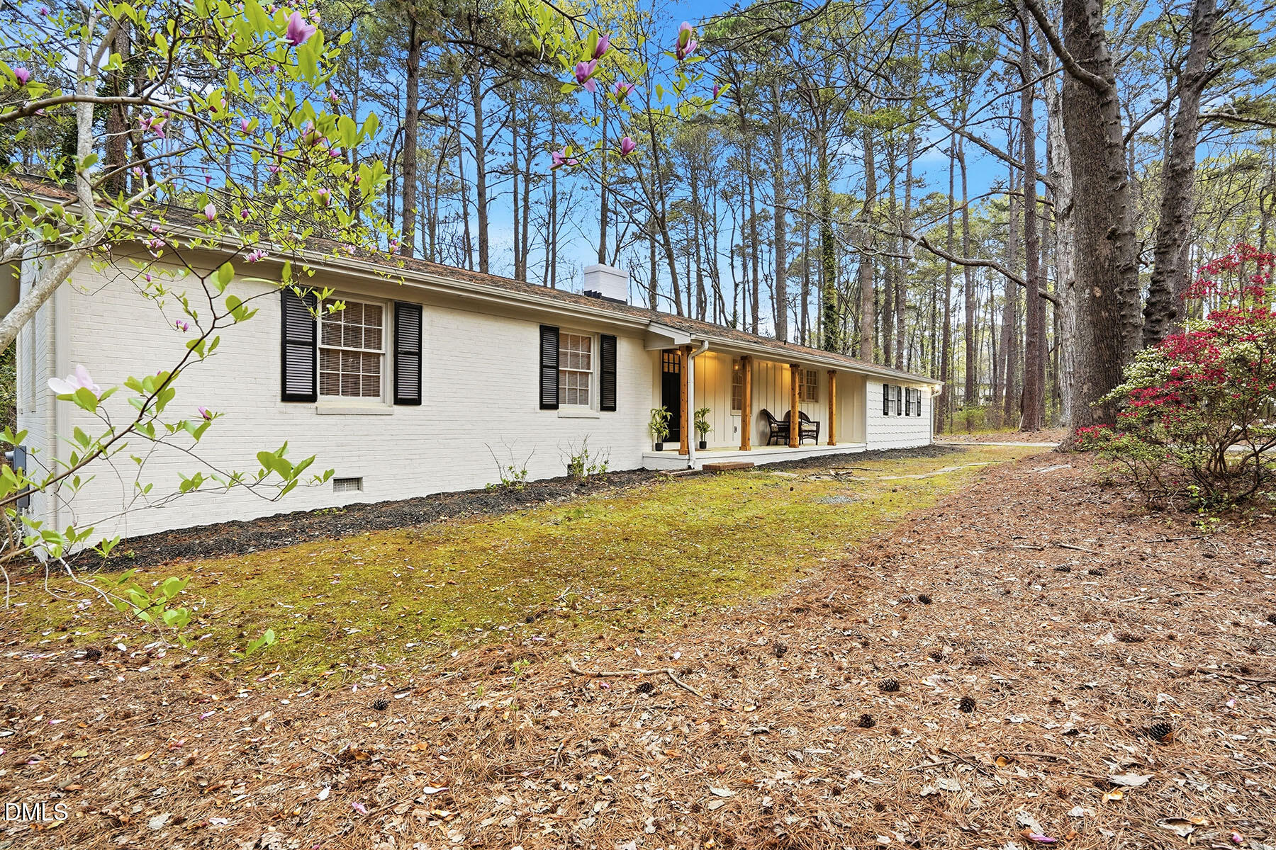 5112 Laurie Drive Raleigh, NC 27606 - Photo 7 of 15 5512 Lauire Dr Front-14