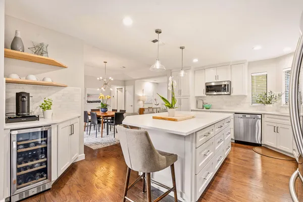$799,000 | 7413 Lakewood Drive, Austin, TX 78750