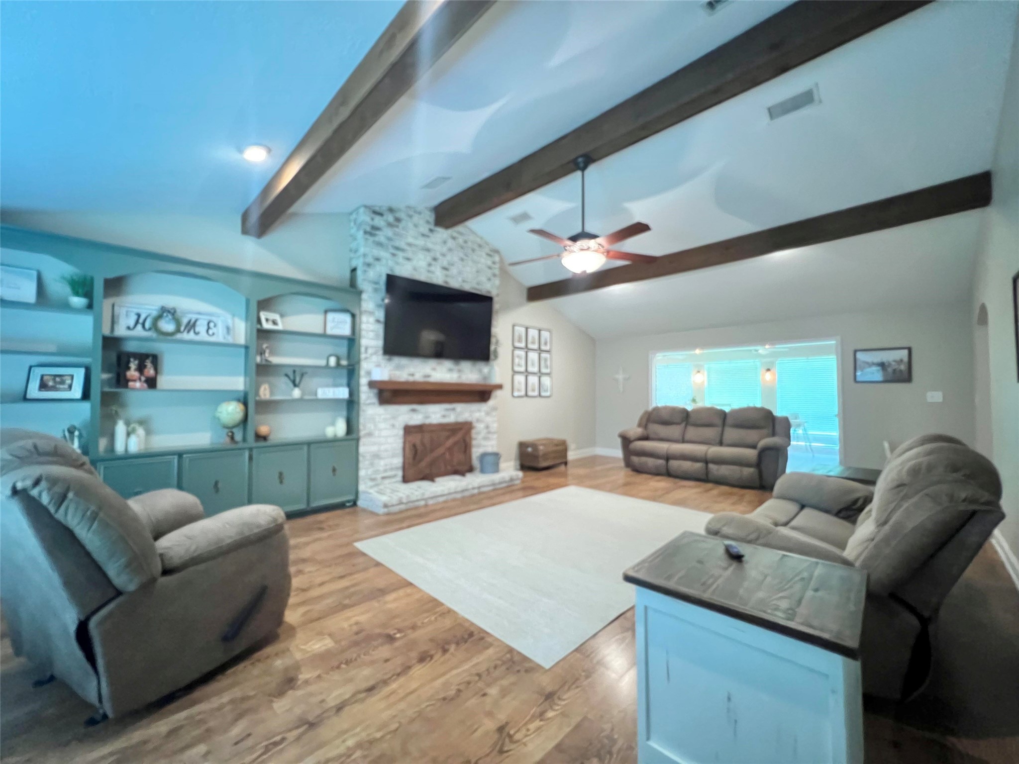 425 Lawrence Lane Vidor, TX 77662 - Photo 3 of 24