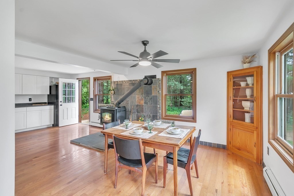 486 Sunderland Road Amherst, MA 01002 - Photo 6 of 40