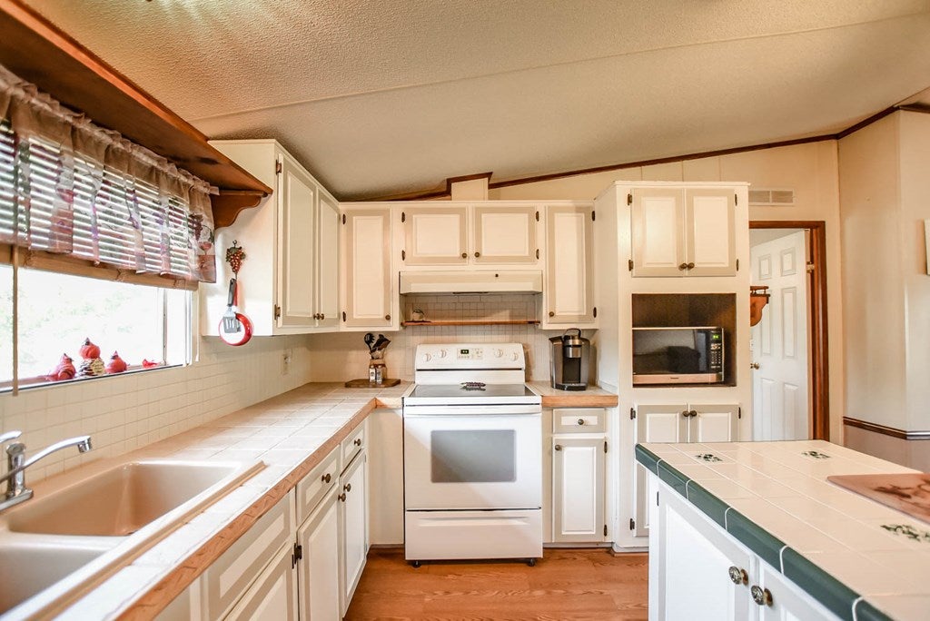 1531 Shady Grove Road Hahira, GA 31632 - Photo 17 of 49 Gallery Image 17