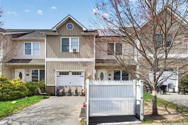 $625,000 | 9 Maple Avenue, Bloomingburg, NY 12721