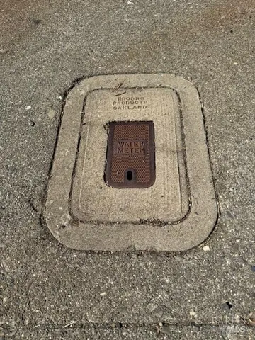 a view of a tall building in the background