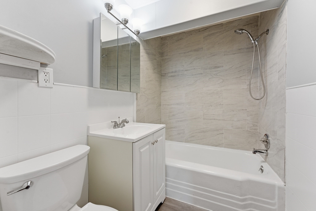 178 Penrose Street Springfield, MA 01109 - Photo 15 of 41