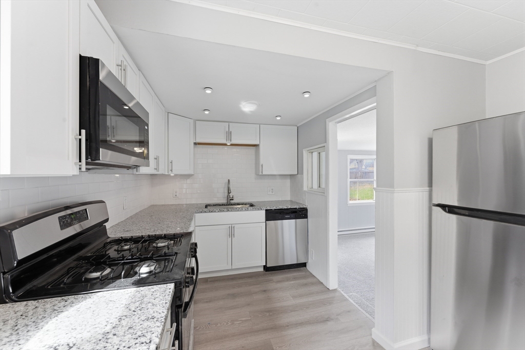 178 Penrose Street Springfield, MA 01109 - Photo 4 of 41