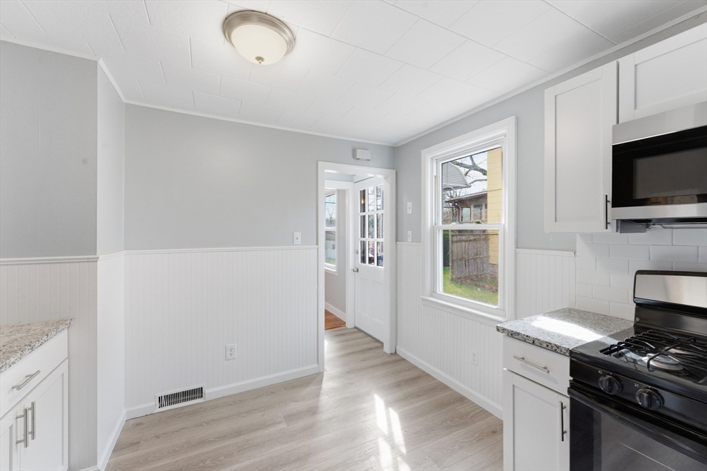 178 Penrose Street Springfield, MA 01109 - Photo 8 of 41