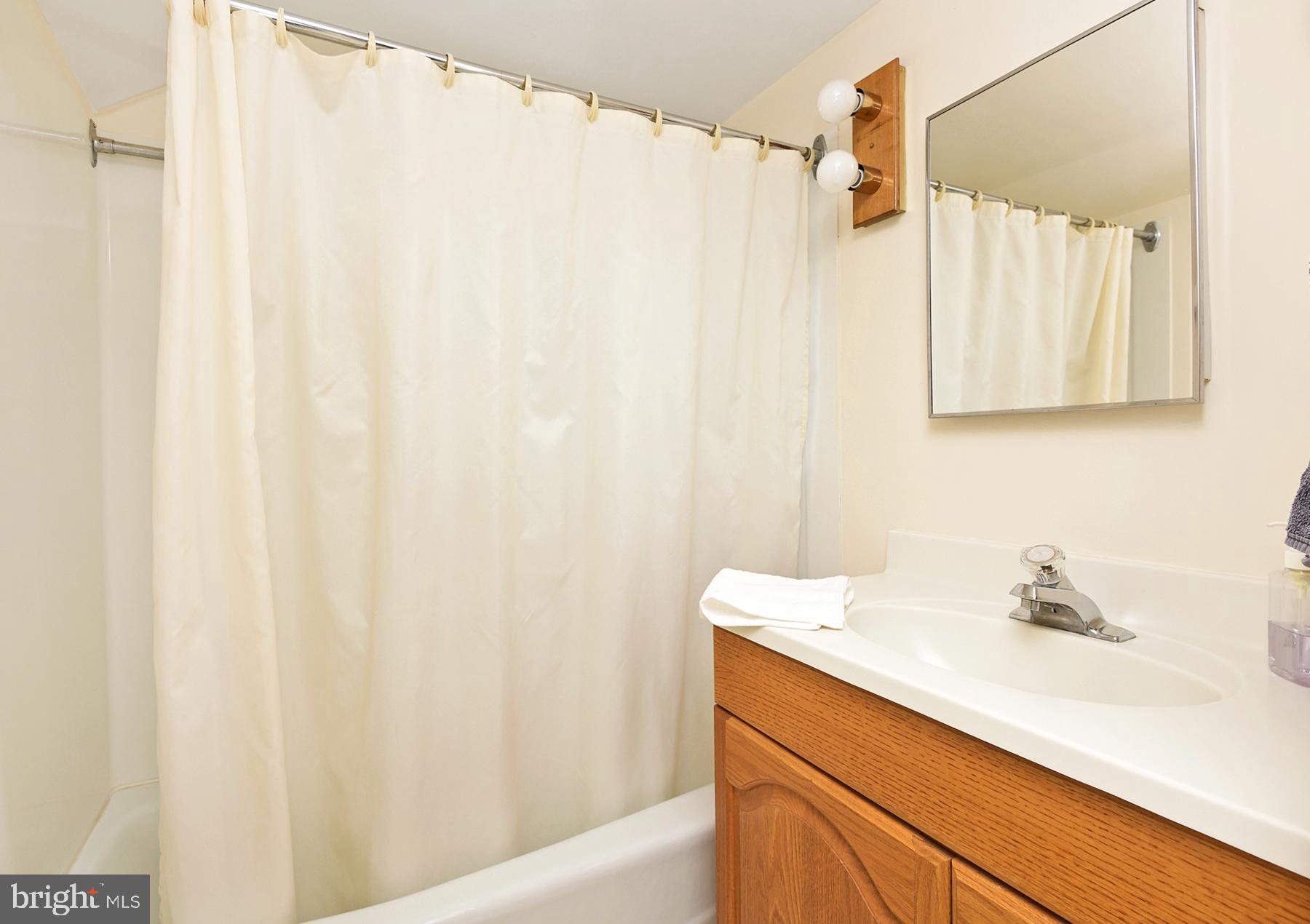 70 Copper Mine Road Princeton, NJ 08540 - Photo 26 of 42 Hall Bath