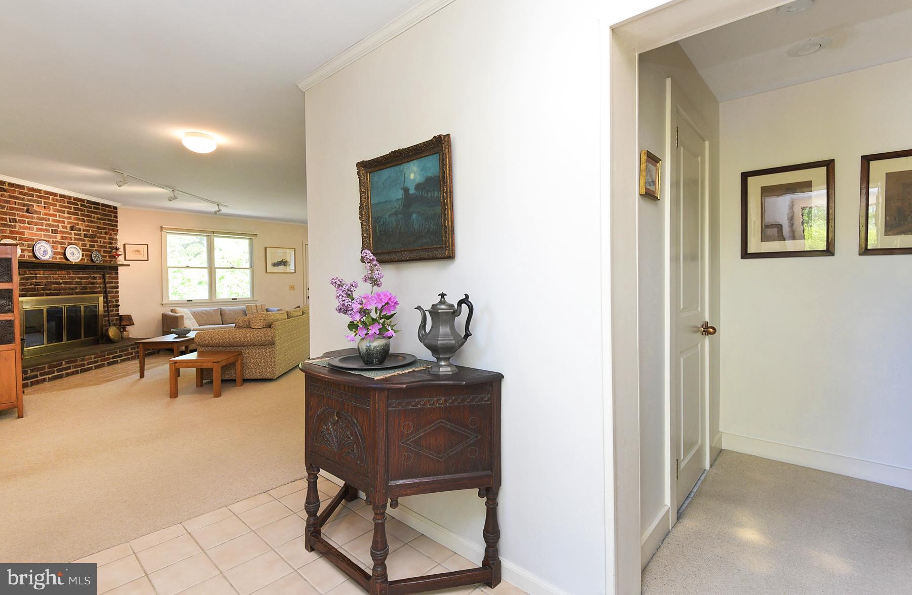 70 Copper Mine Road Princeton, NJ 08540 - Photo 5 of 42 Foyer