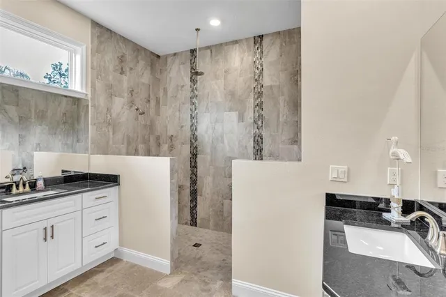 $475,000 | 10 Point Of Woods Drive, Palm Coast, FL 32164