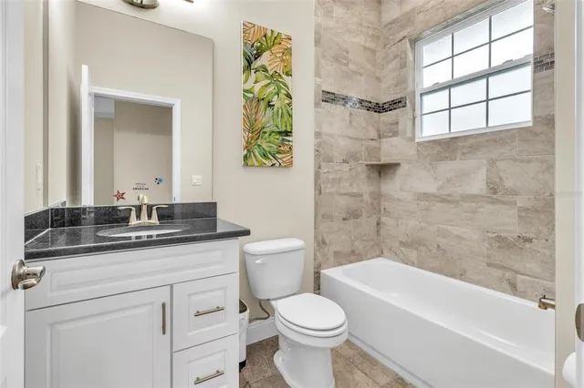 $475,000 | 10 Point Of Woods Drive, Palm Coast, FL 32164