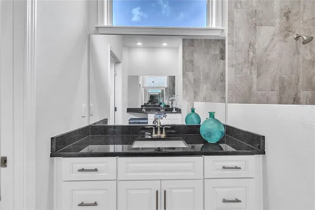 $475,000 | 10 Point Of Woods Drive, Palm Coast, FL 32164