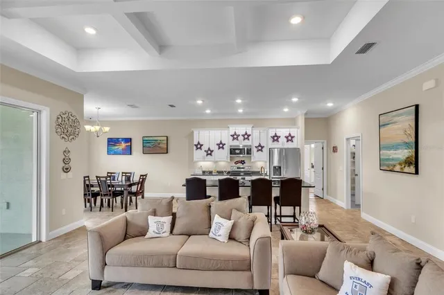 $475,000 | 10 Point Of Woods Drive, Palm Coast, FL 32164