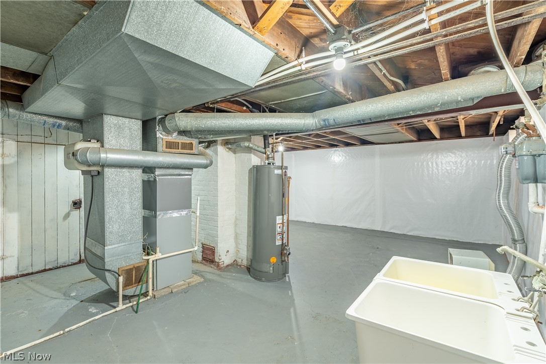 3742 Woodridge Road Cleveland, OH 44121 - Photo 26 of 31 Gallery Image 26