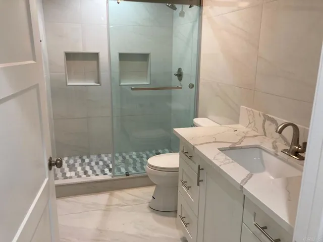 $3,195 | 4566 Cove Drive, Unit B, Carlsbad, CA 92008