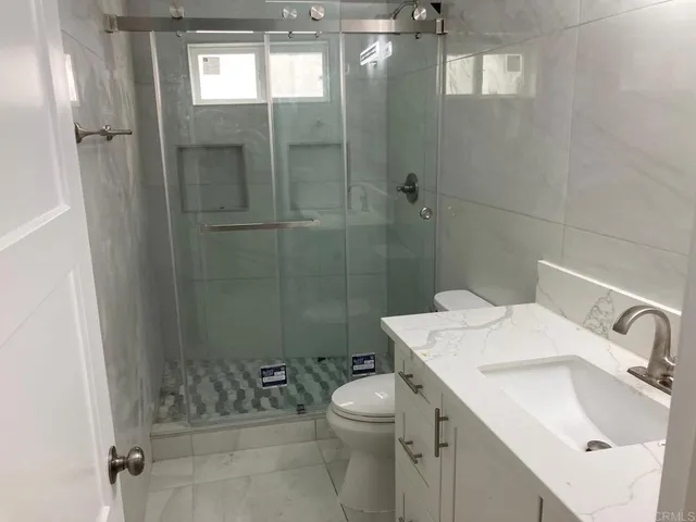 $3,195 | 4566 Cove Drive, Unit B, Carlsbad, CA 92008