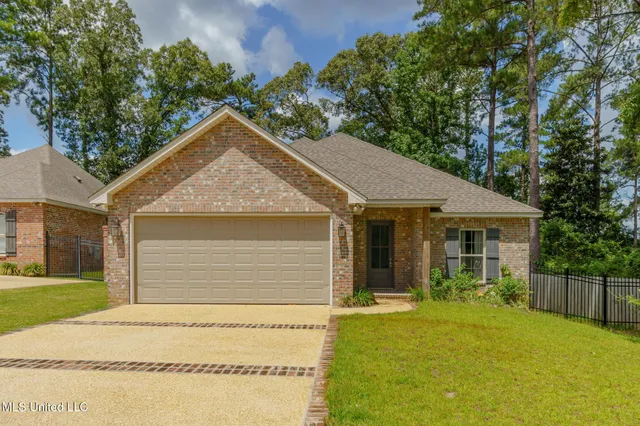 $259,900 | 46 Canal Drive, Hattiesburg, MS 39402