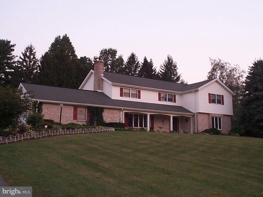 224 Bomberger Road Akron, PA 17501 - Photo 1 of 37